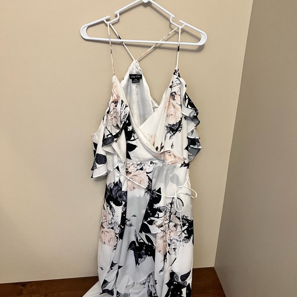 Delicate Ruffle Cold Shoulder Maxi Dress - Picture 3 of 8